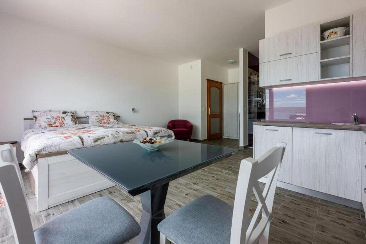 Apartmani Rino Dramalj Exterior foto